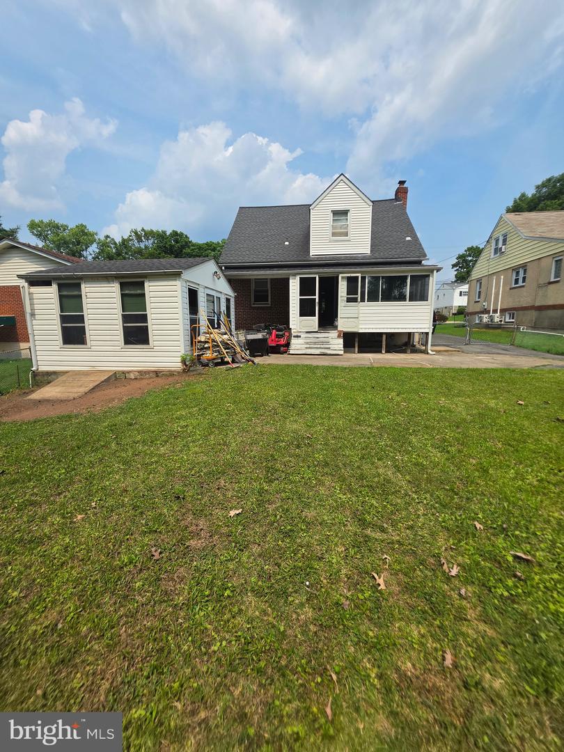 1009 Rosedale Ave Property Photo 4