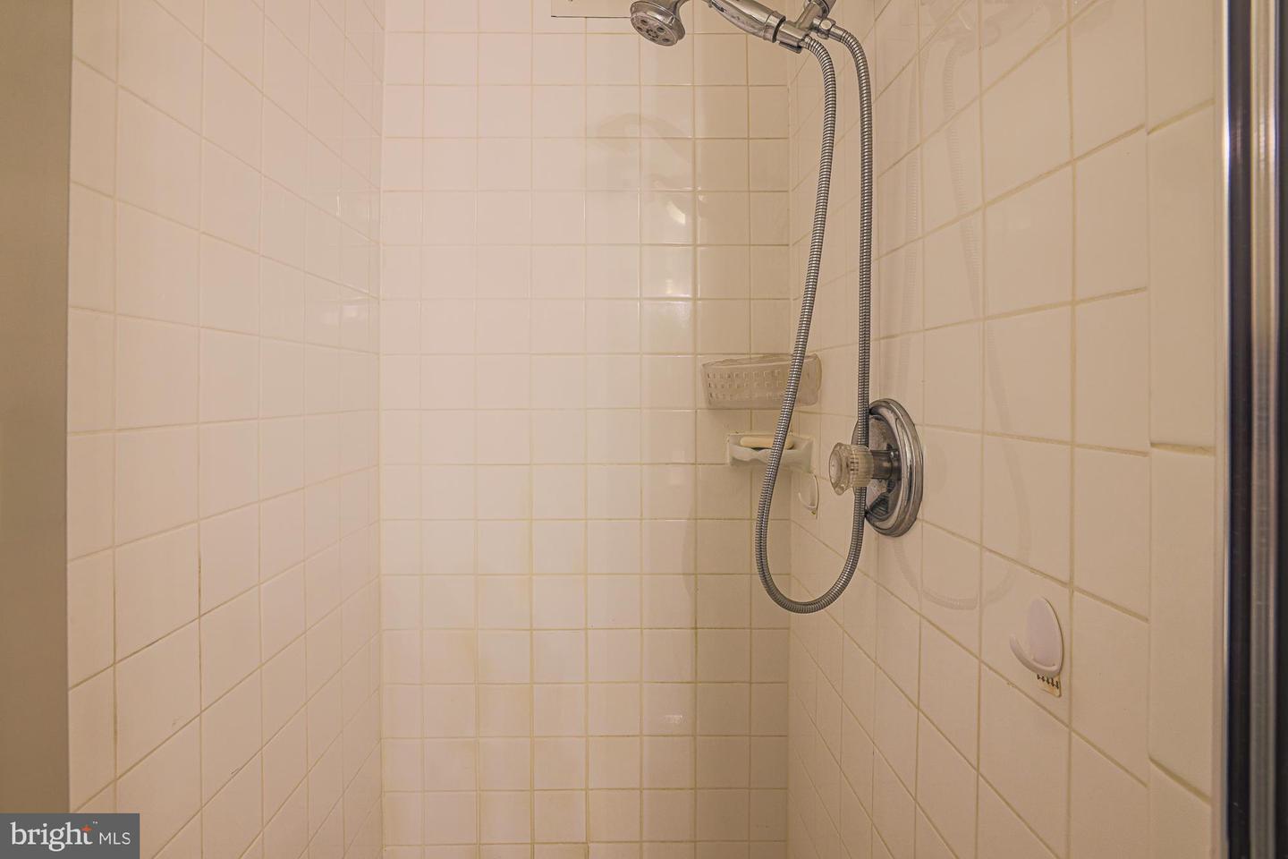11 Slade #410 Property Photo 13