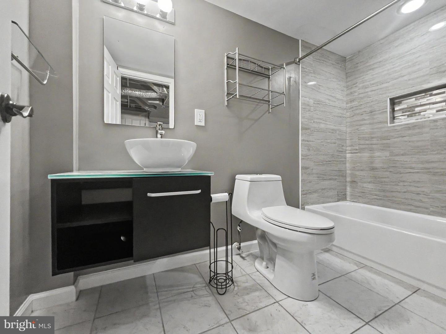 210 Stevenson Ln Property Photo 32