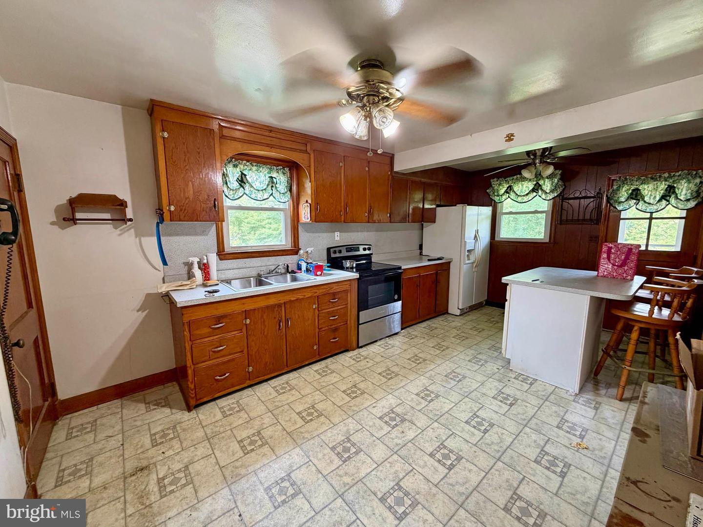 3912 Wards Chapel Rd Property Photo 5