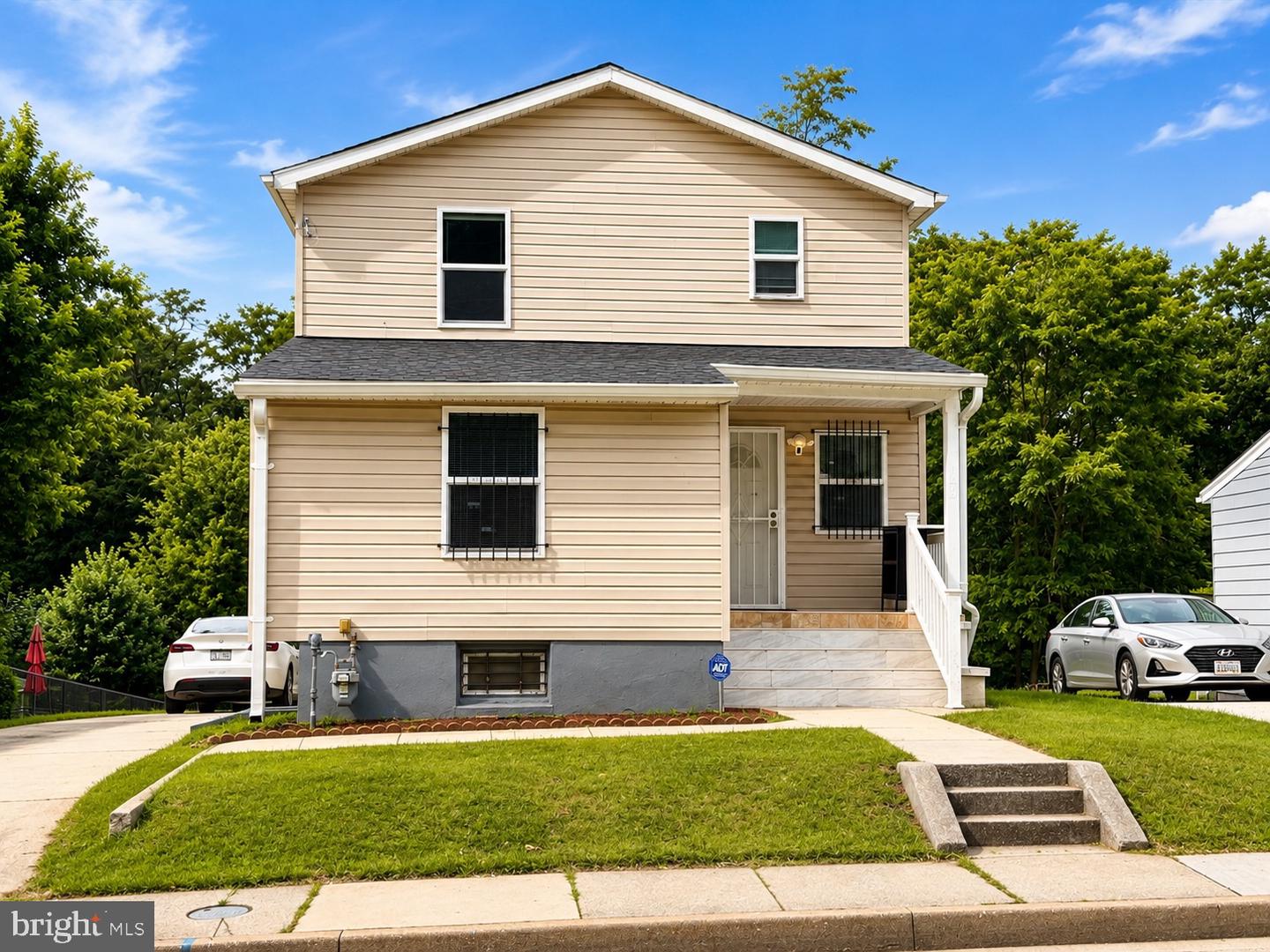 123 Winters Ln Property Photo 1