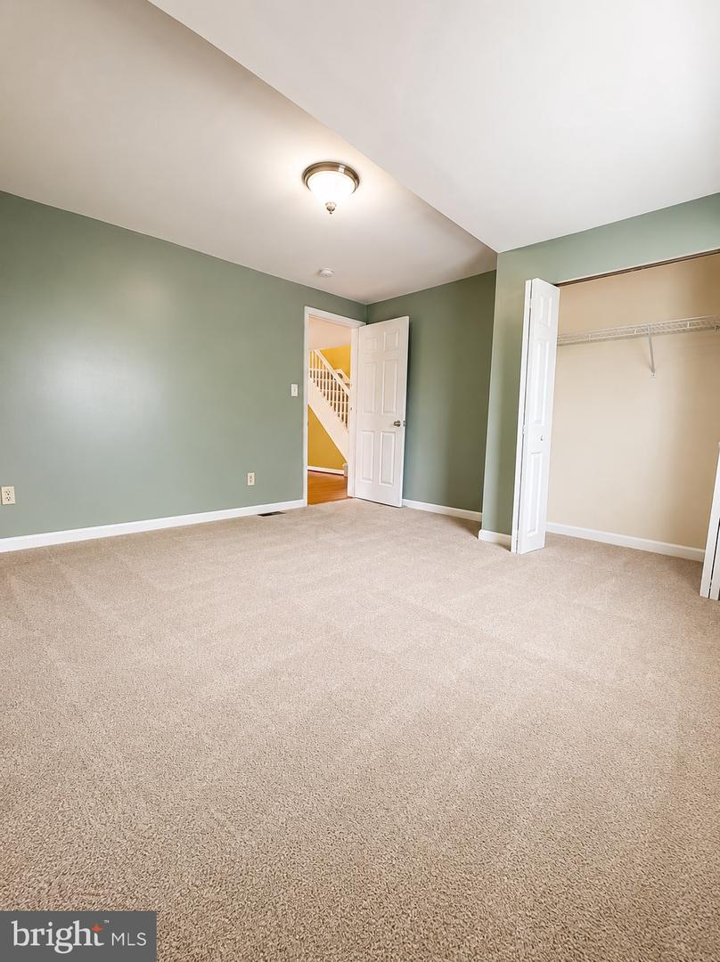 123 Winters Ln Property Photo 10