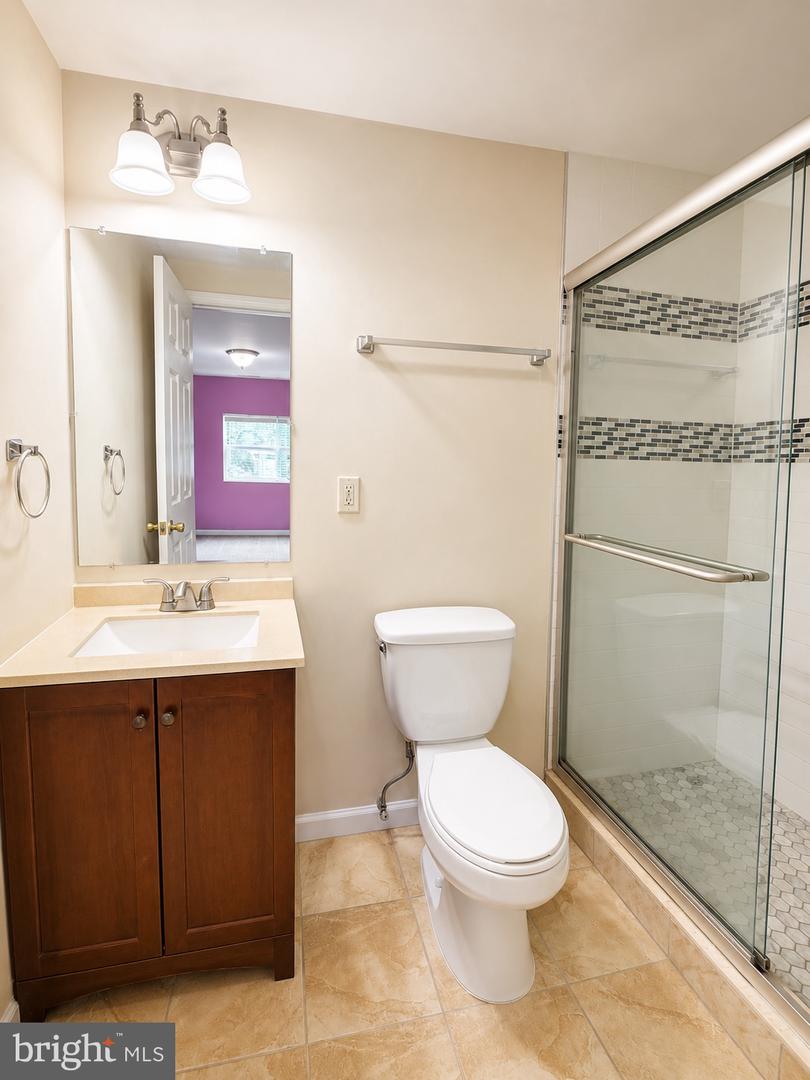 123 Winters Ln Property Photo 11