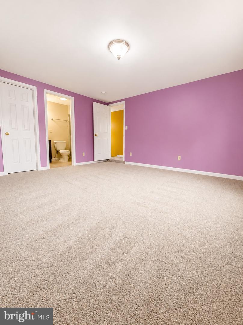 123 Winters Ln Property Photo 12