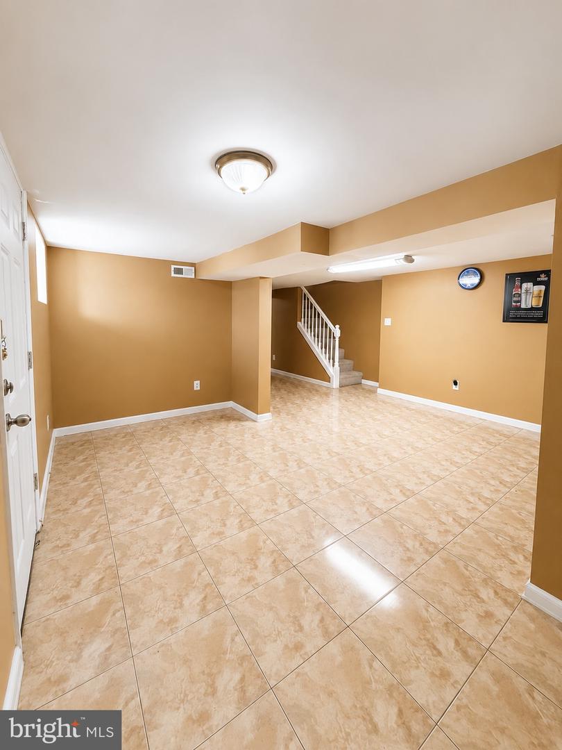 123 Winters Ln Property Photo 17