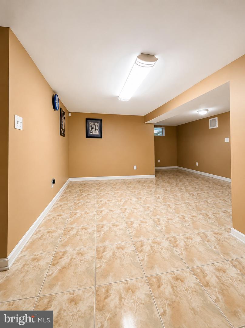 123 Winters Ln Property Photo 19