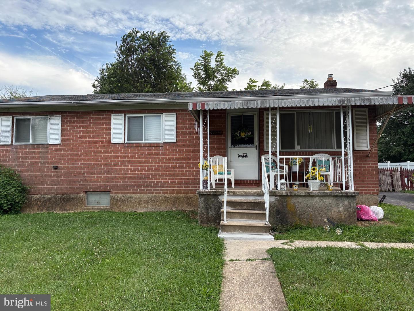 5935 Harford Ave Property Photo 1