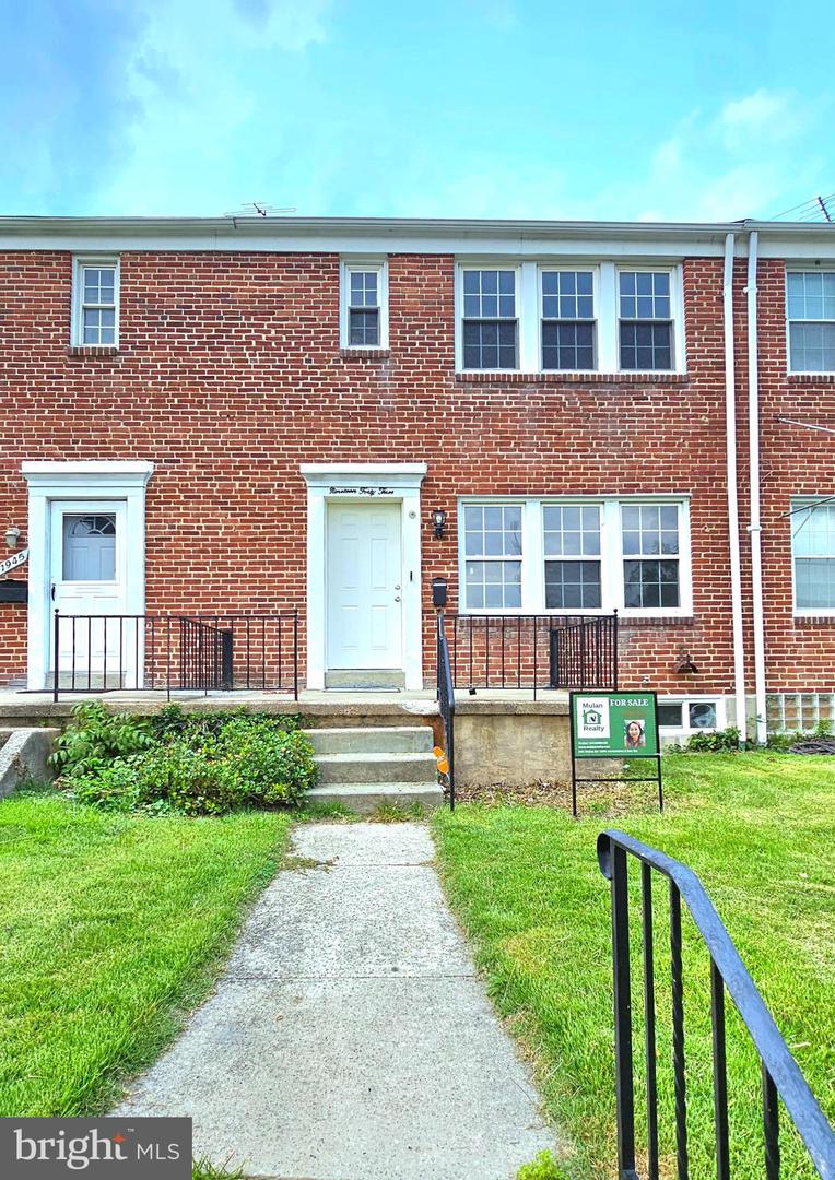 1943 Edgewood Rd Property Photo 1