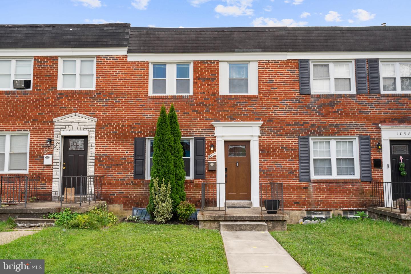 1235 HALSTEAD RD
