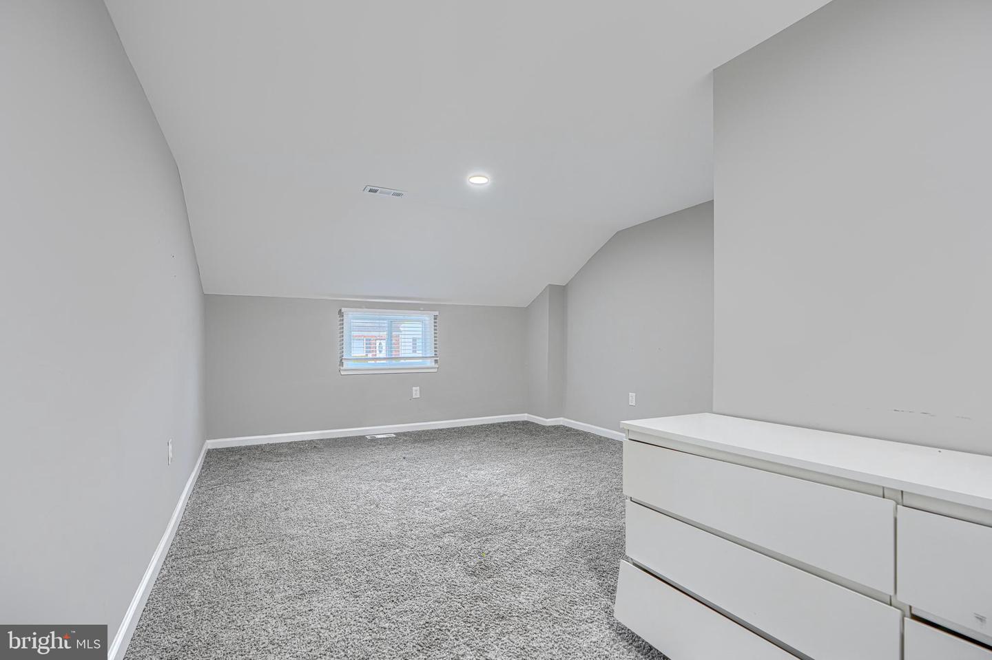 4722 Raspe Ave Property Photo 19