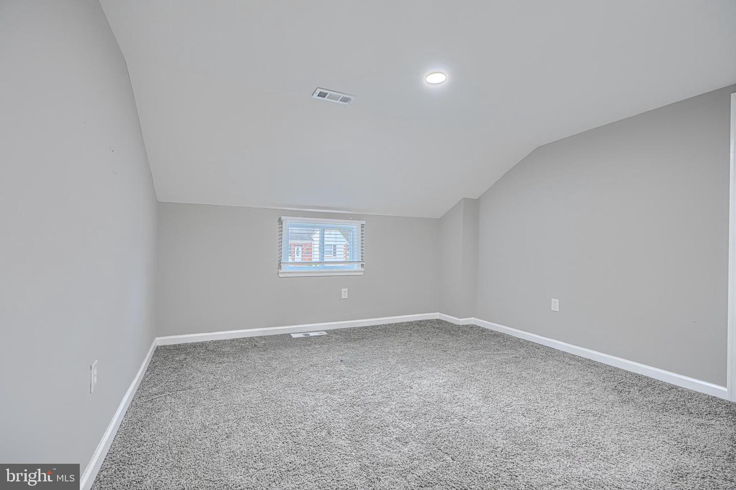 4722 Raspe Ave Property Photo 20