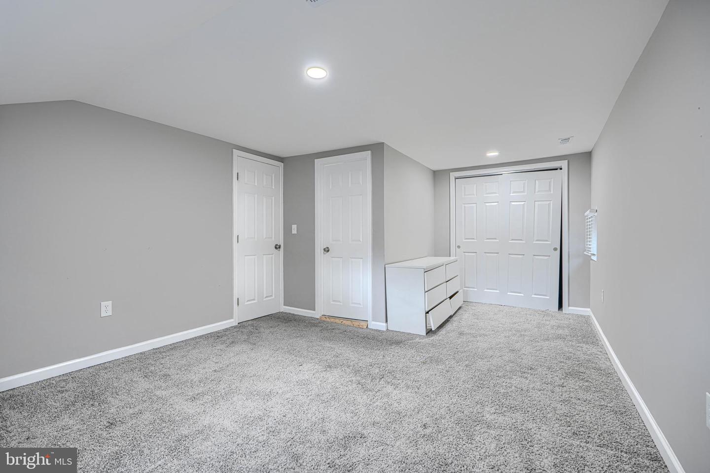 4722 Raspe Ave Property Photo 21