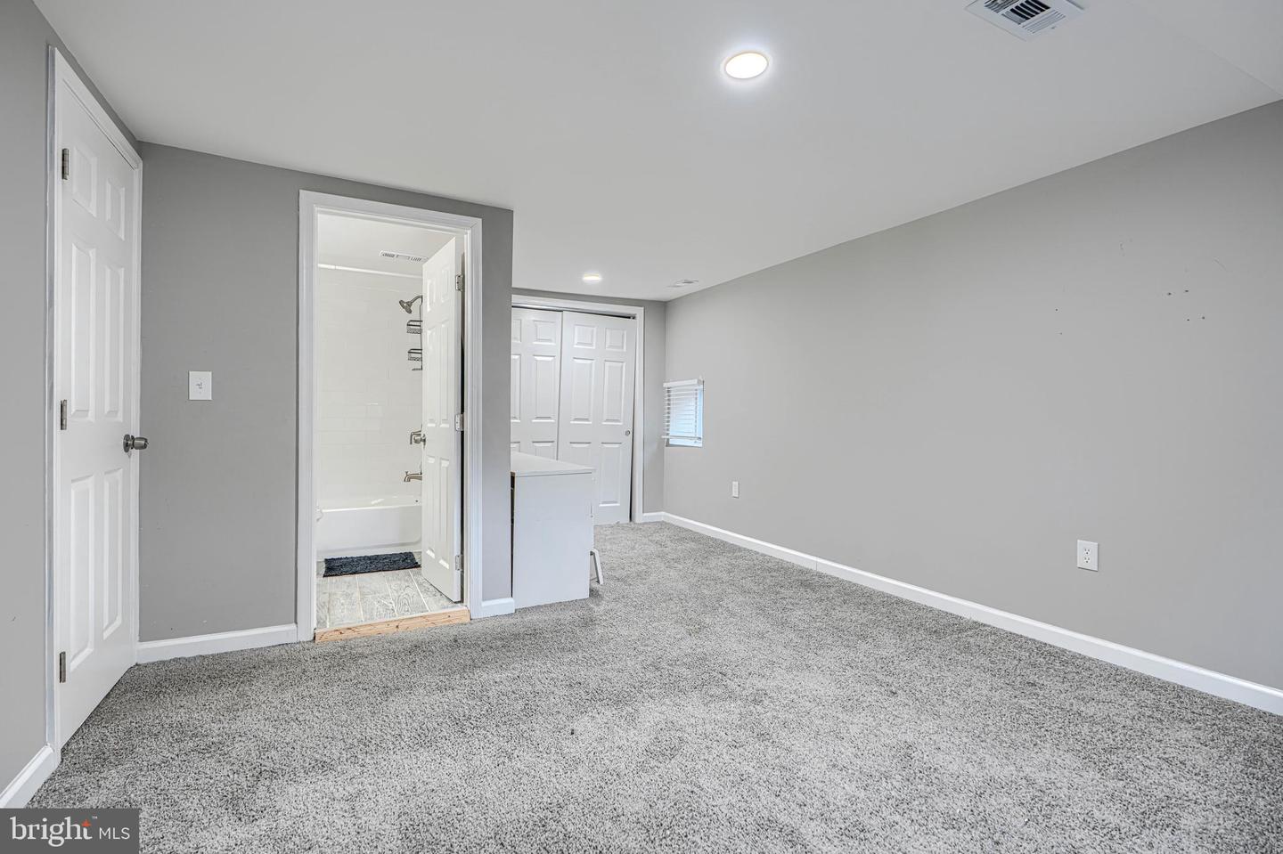 4722 Raspe Ave Property Photo 22