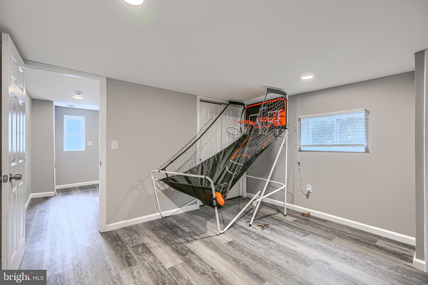 4722 Raspe Ave Property Photo 27