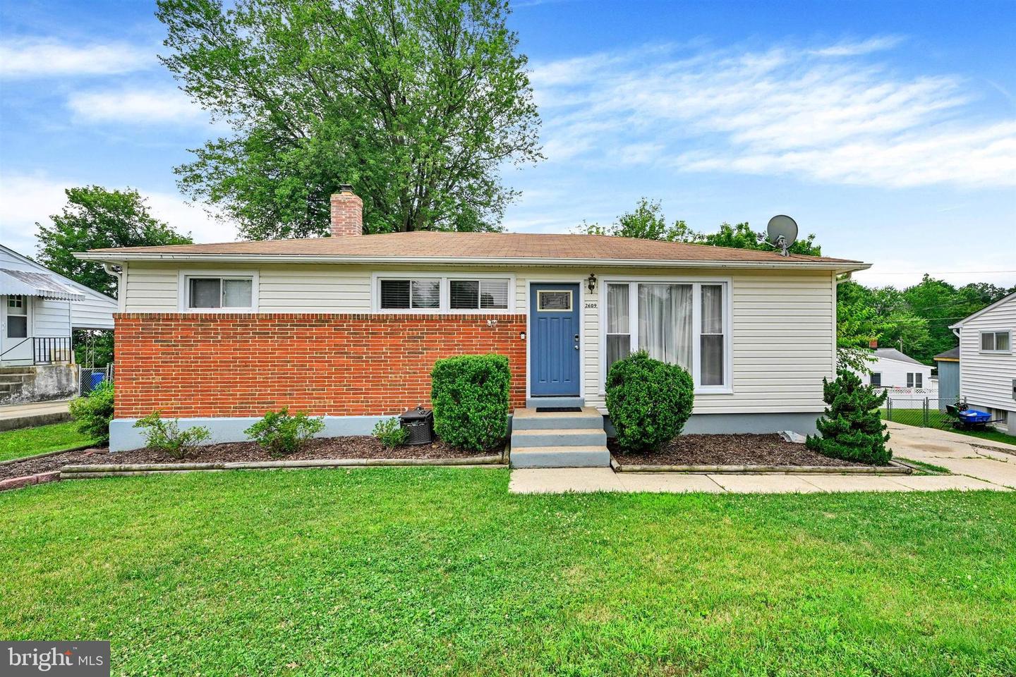 2609 Harwood Rd Property Photo 1