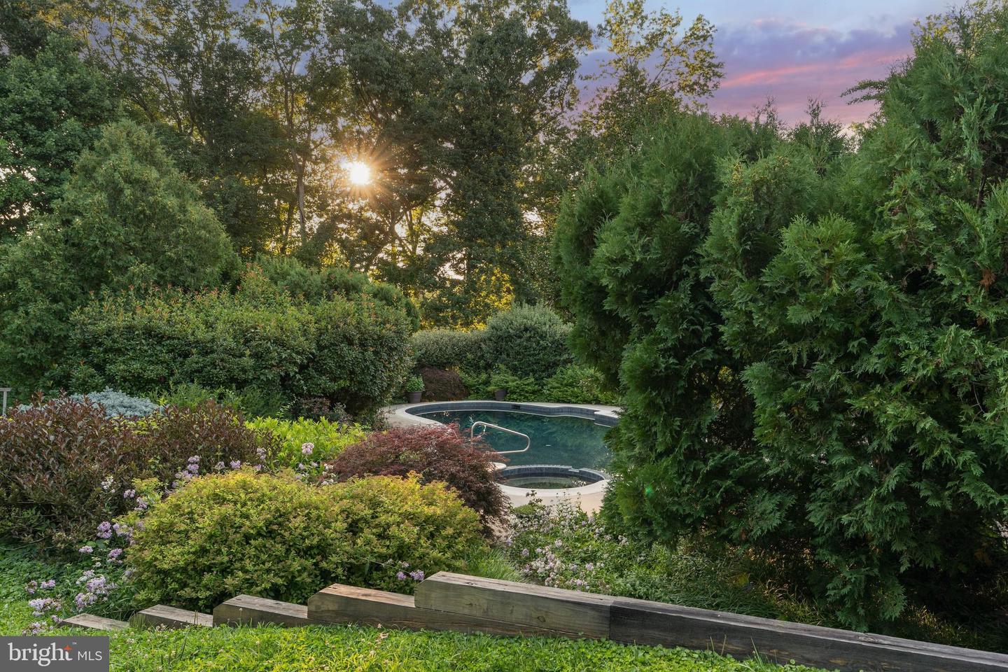 10 Stream Ct Property Photo 9