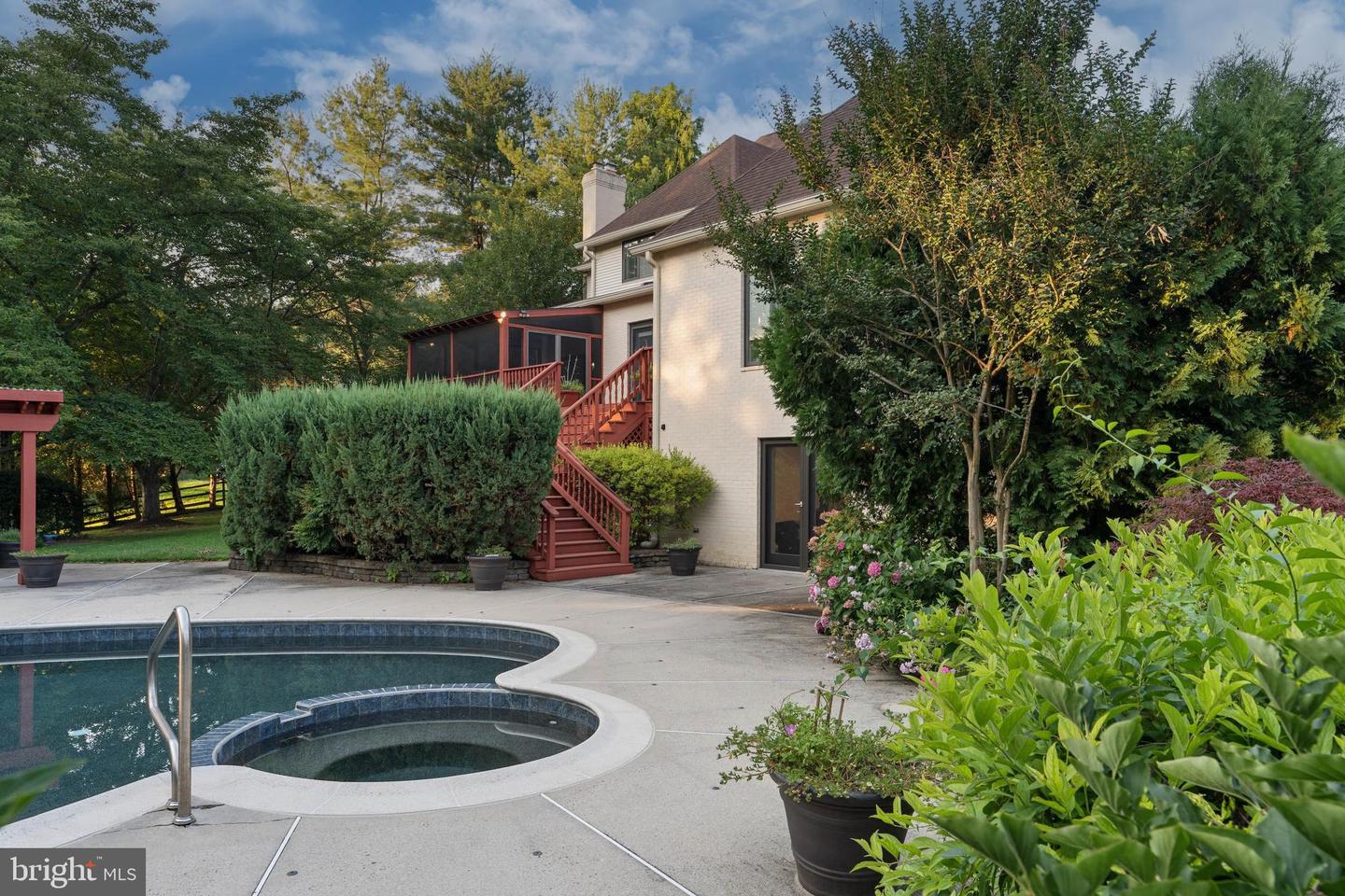 10 Stream Ct Property Photo 16