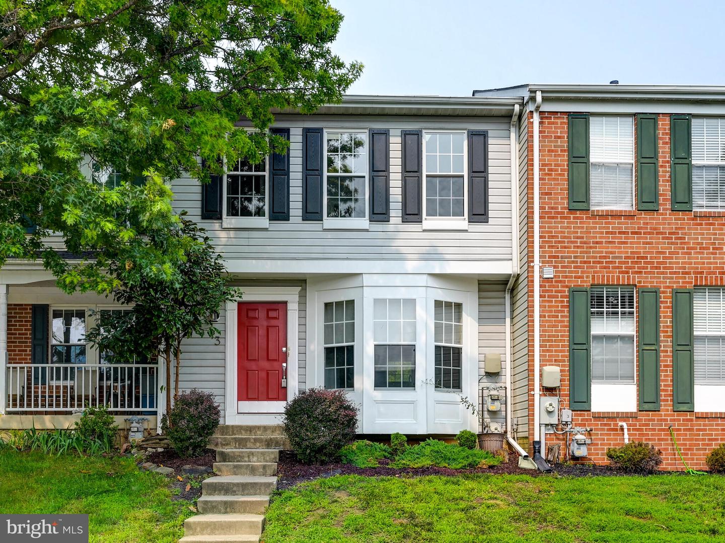 3 SANDVIEW CT Property Photo 1