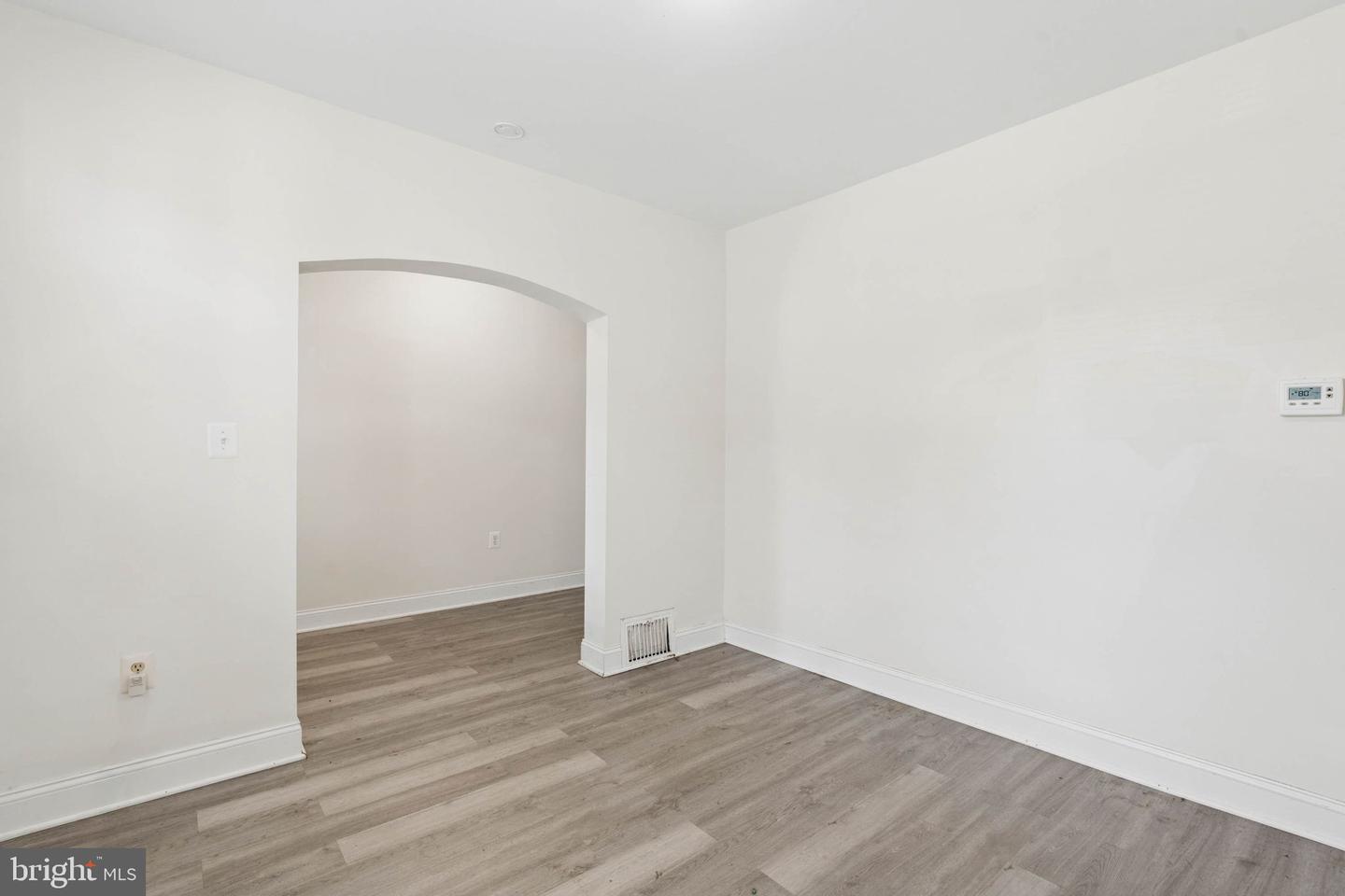 540 46th St Property Photo 13