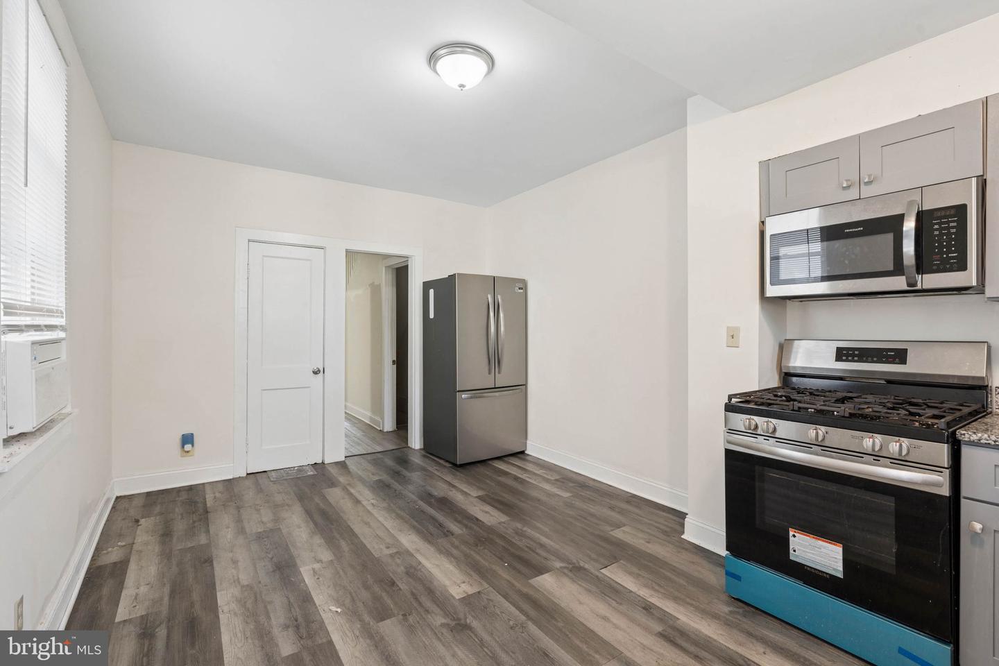540 46th St Property Photo 19