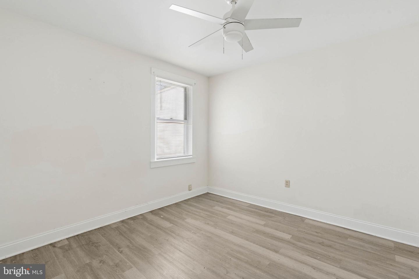 540 46th St Property Photo 32