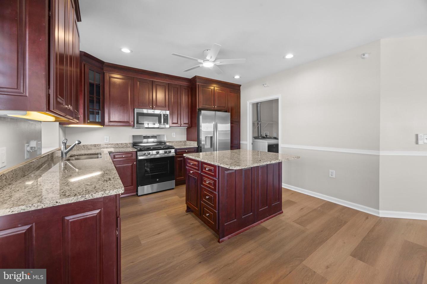 12236 Roundwood Rd #803 Property Photo 15