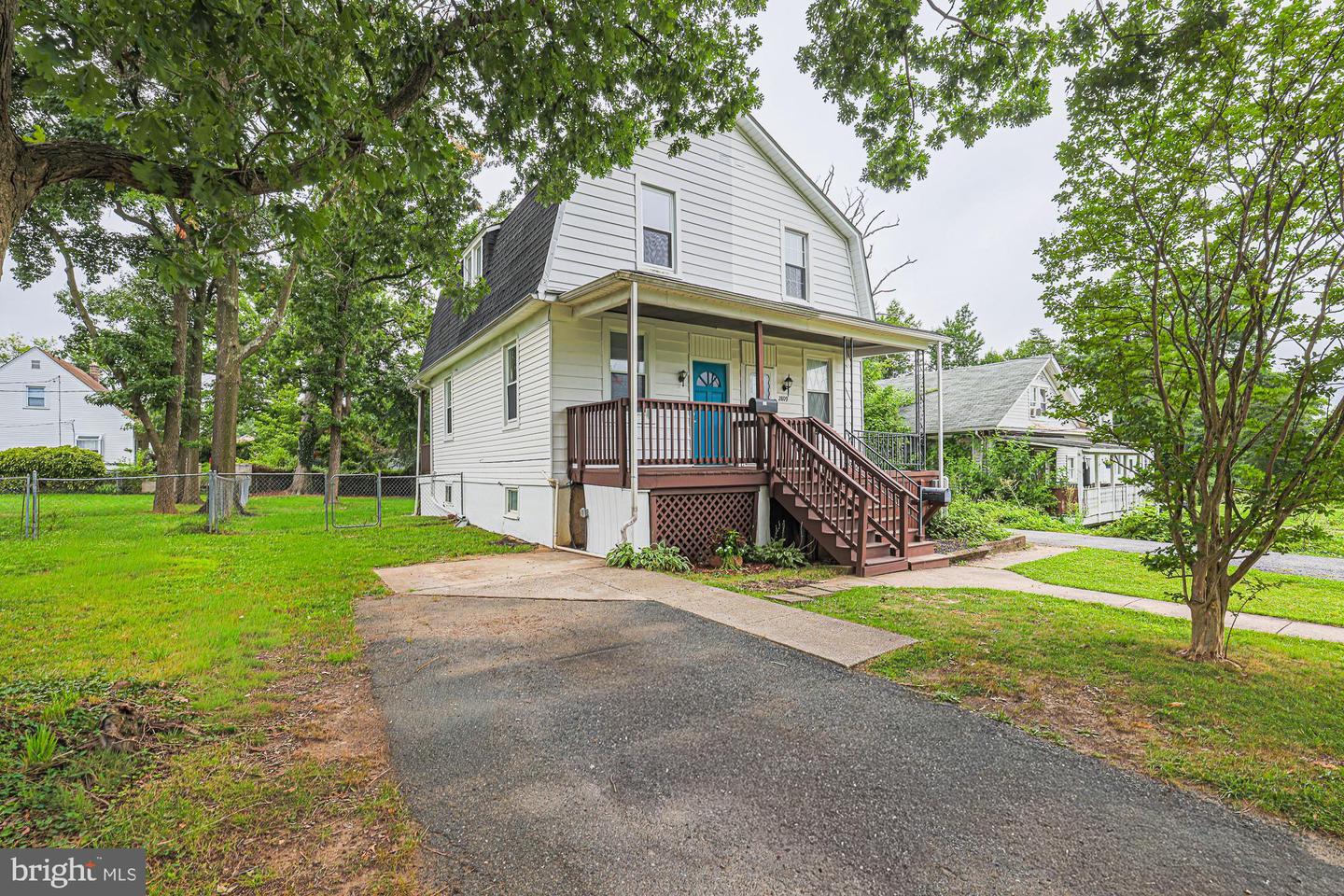 2811 TAYLOR AVE Property Photo 1