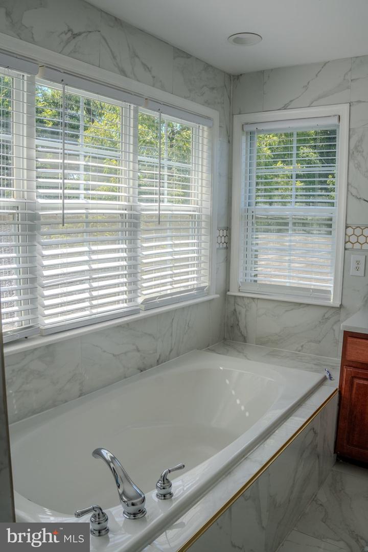 9737 Eustice Rd Property Photo 18
