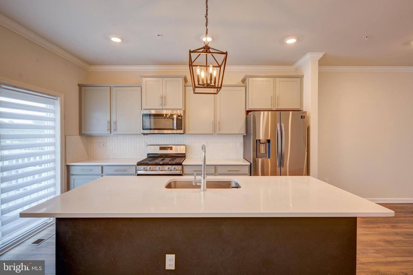 5059 Silver Oak Dr Property Photo 3