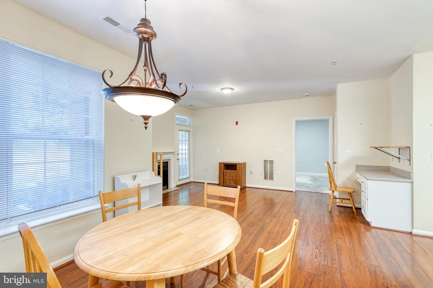 400 Symphony Cir #215i Property Photo 11