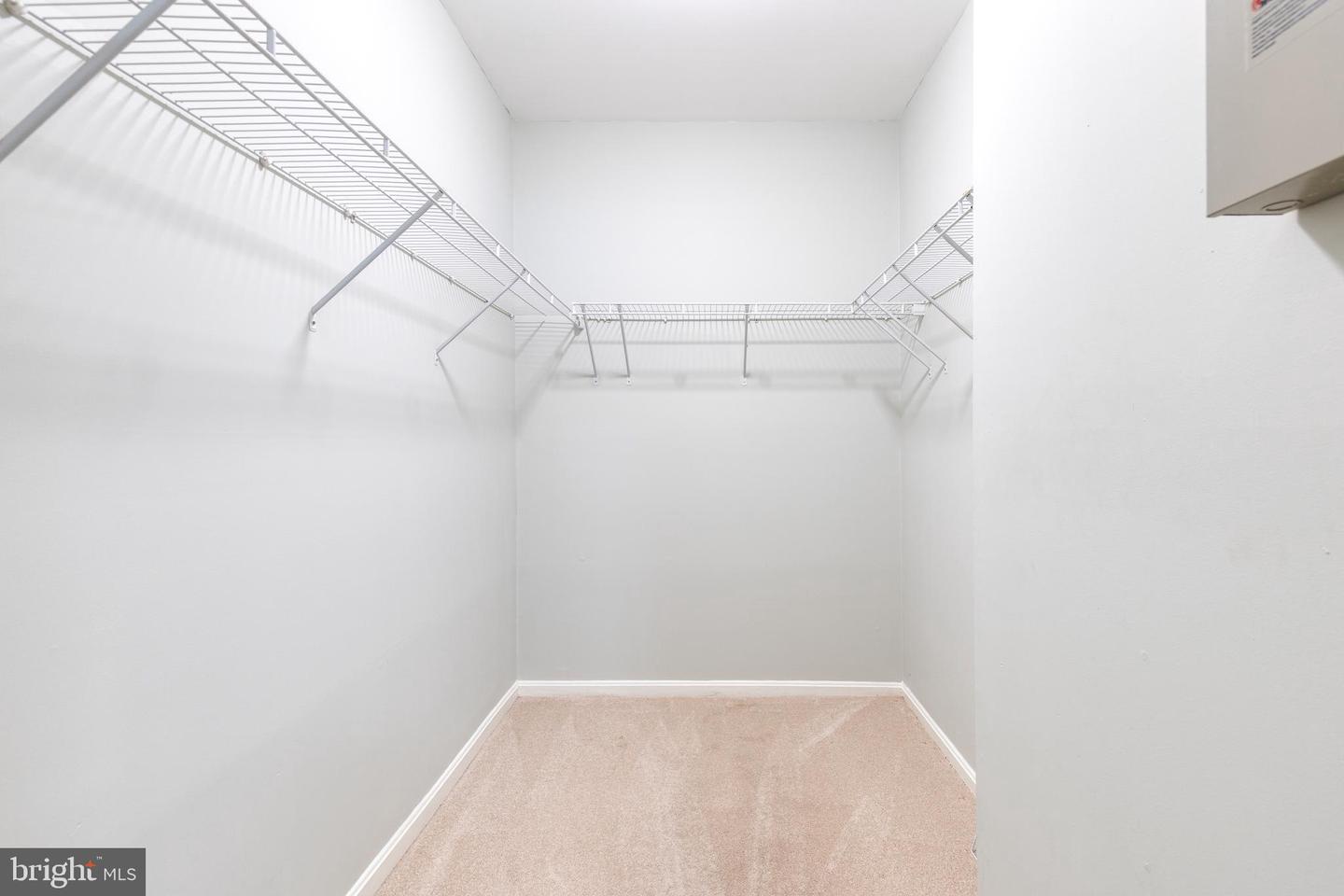 400 Symphony Cir #215i Property Photo 20