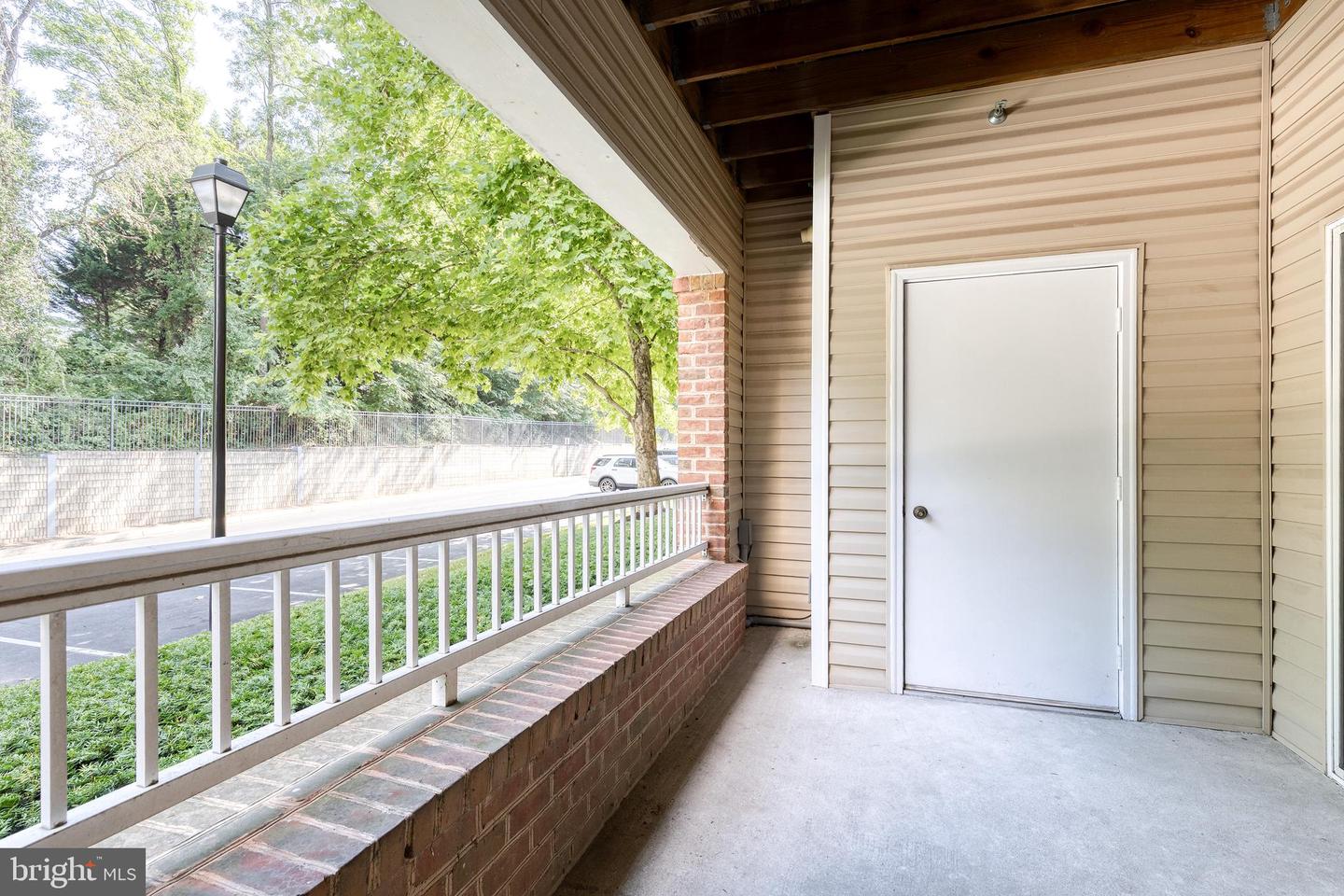 400 Symphony Cir #215i Property Photo 23
