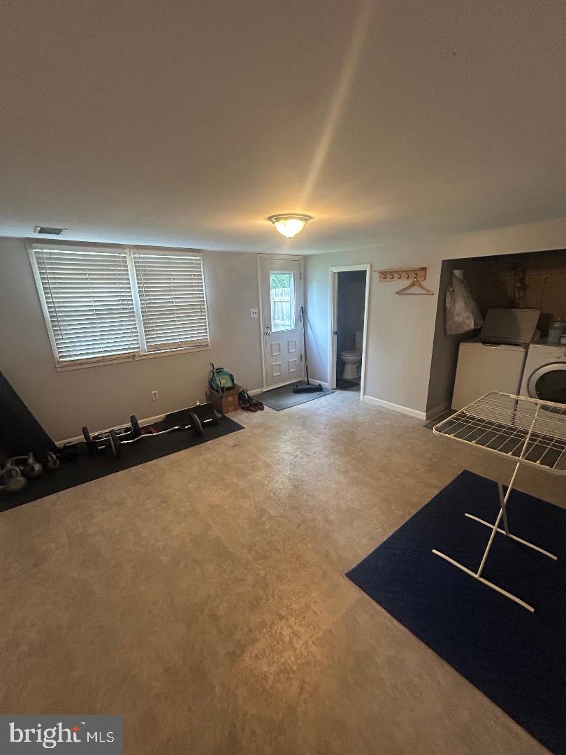 1027 Grovehill Rd Property Photo 11