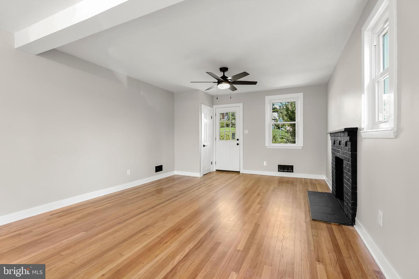 5601 Windsor Mill Rd Property Photo 8