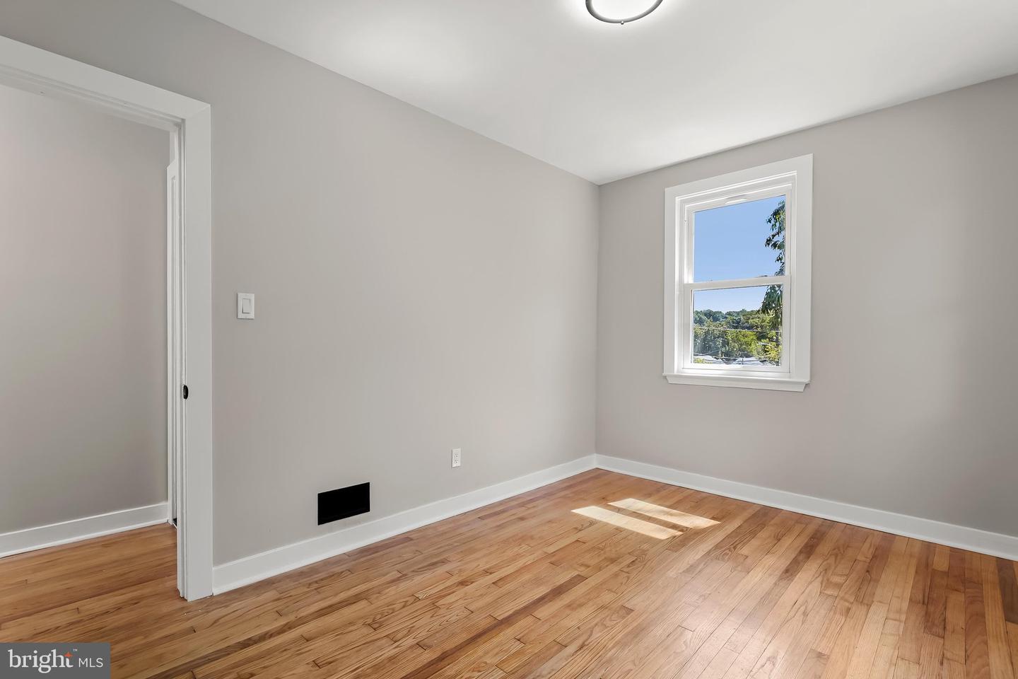 5601 Windsor Mill Rd Property Photo 16