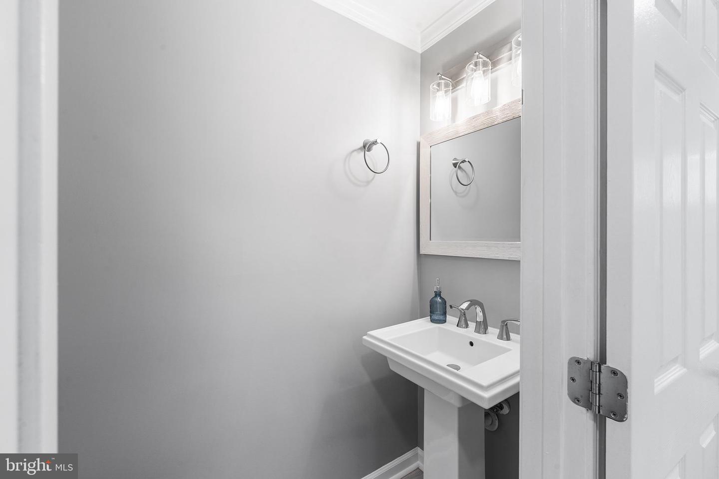 7743 Cornerstone Way Property Photo 12