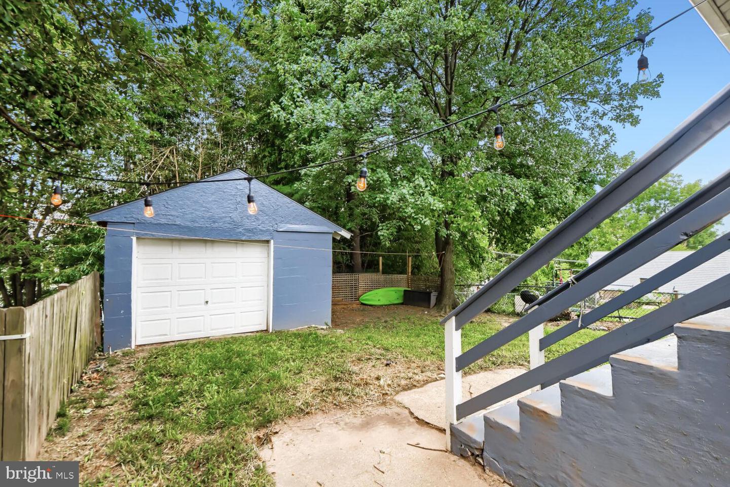 299 Lavern Ave Property Photo 29