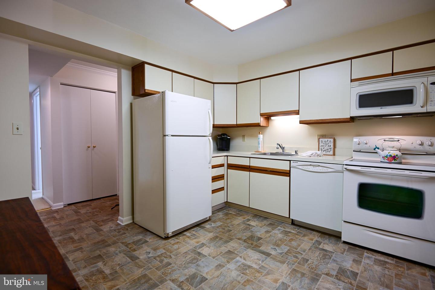 117 Castletown Rd #301 Property Photo 11