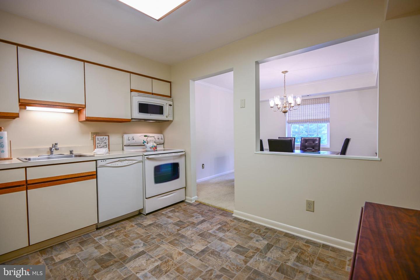 117 Castletown Rd #301 Property Photo 12