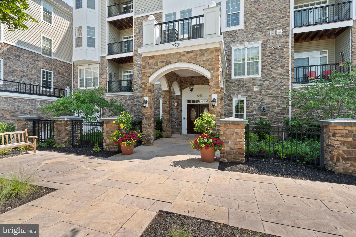 7701 Travertine Dr #401 Property Photo 2