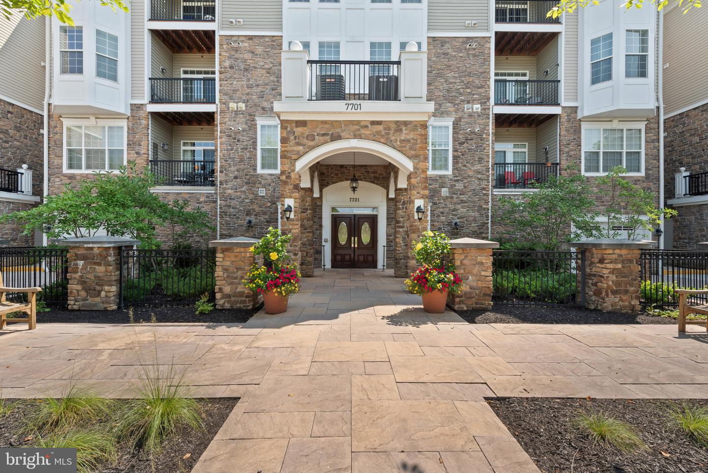 7701 Travertine Dr #401 Property Photo 3