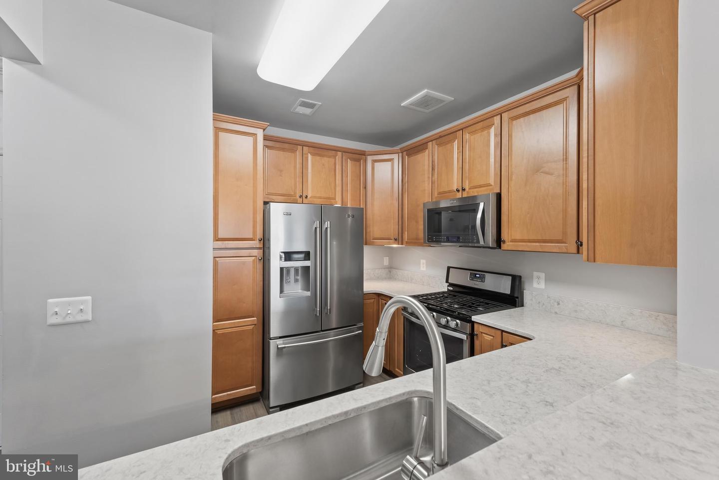 7701 Travertine Dr #401 Property Photo 18