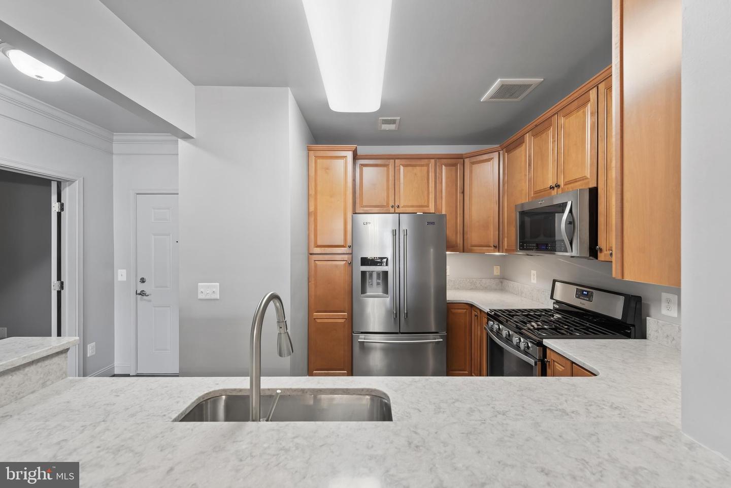 7701 Travertine Dr #401 Property Photo 20