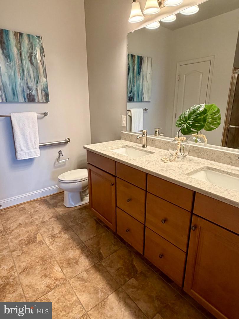 7701 Travertine Dr #401 Property Photo 36