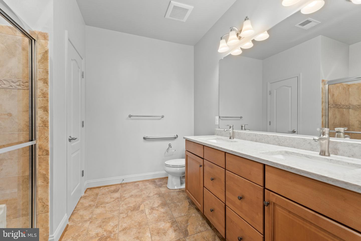7701 Travertine Dr #401 Property Photo 38