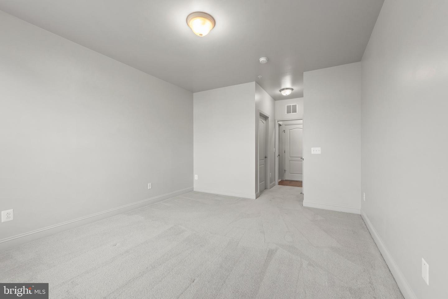 7701 Travertine Dr #401 Property Photo 41
