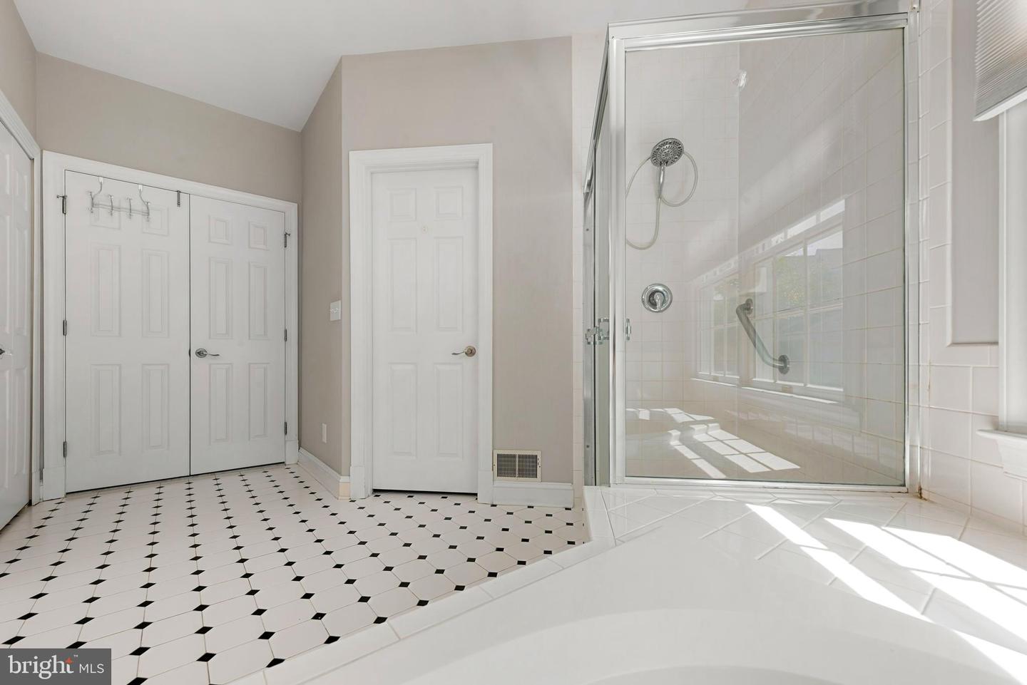 8504 Southfields Cir Property Photo 34