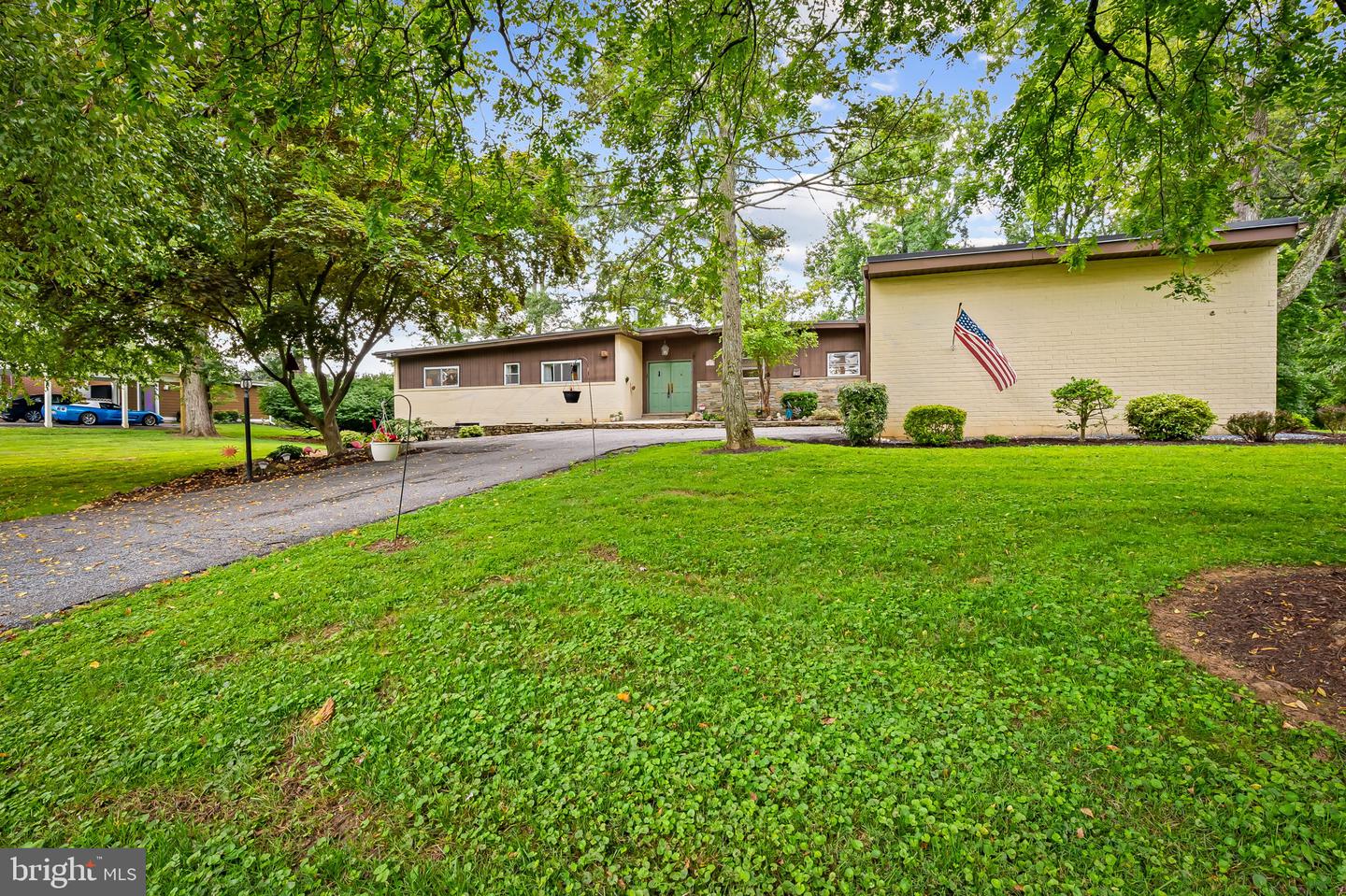 MDBC2171706 Property Photo 1