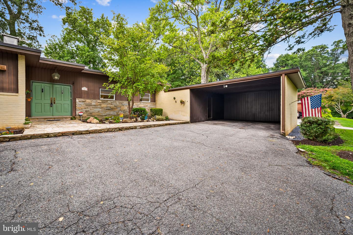 MDBC2171706 Property Photo 48