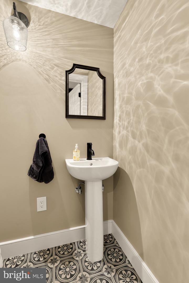 1102 Dulaney Gate Cir Property Photo 16
